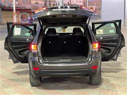 جیپ گراند شیرۆکی